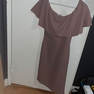 I’m selling a off the shoulder dress